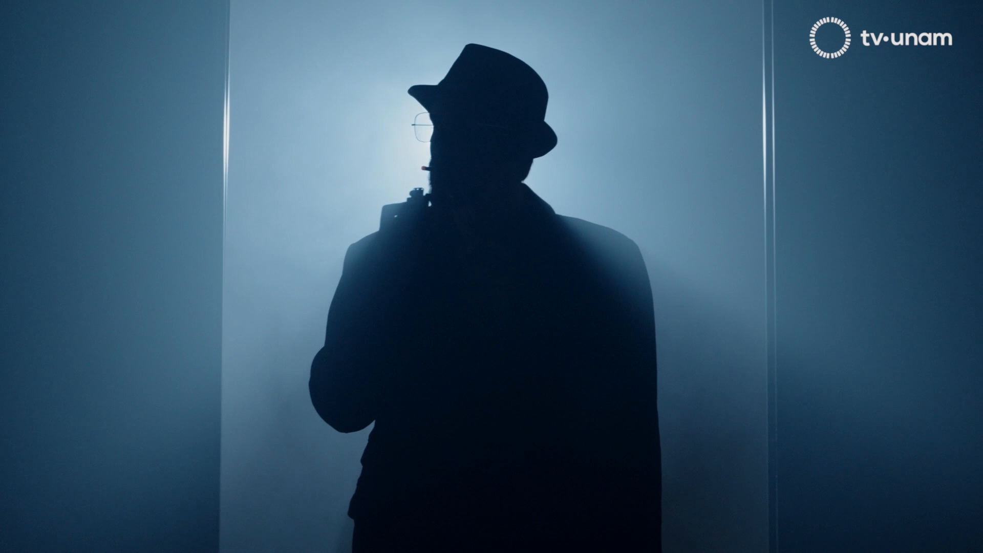 Helioflores. El hombre de negro